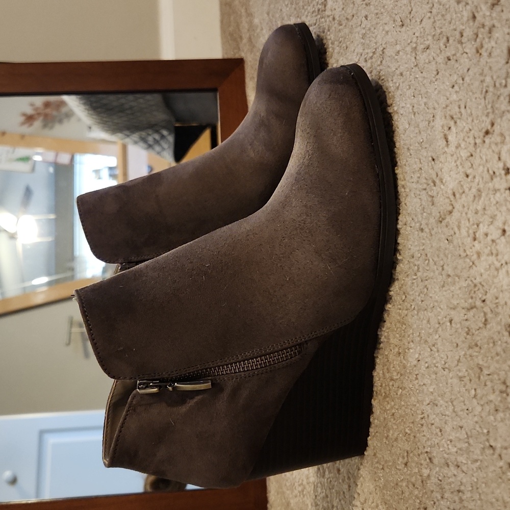 Suede zip up wedge